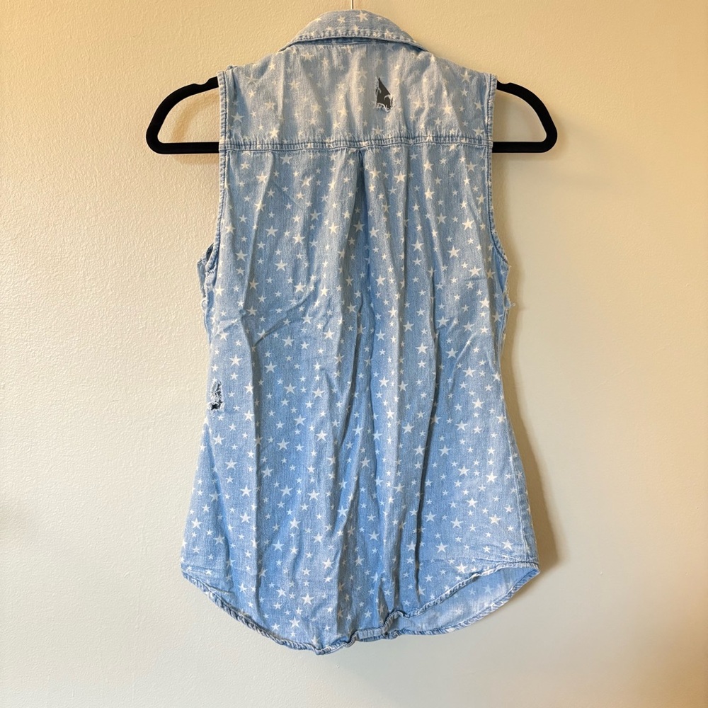 lei | Distressed Sleeveless Button Down with Stars | Size Small - Picture 6 of 7